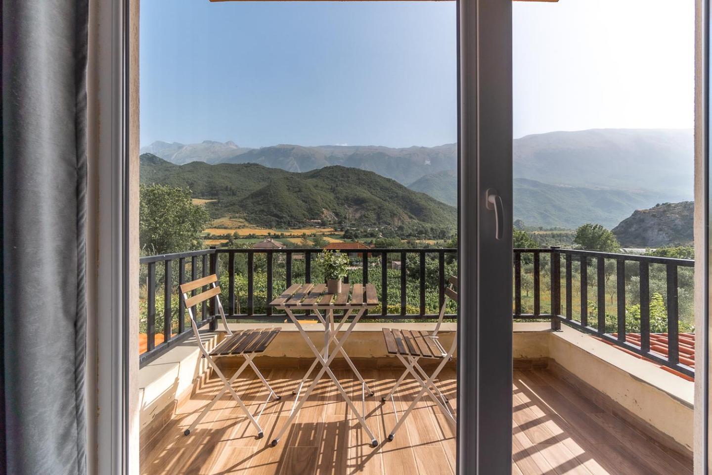 Bujtina Lumo & Pool Villa Përmet Kültér fotó