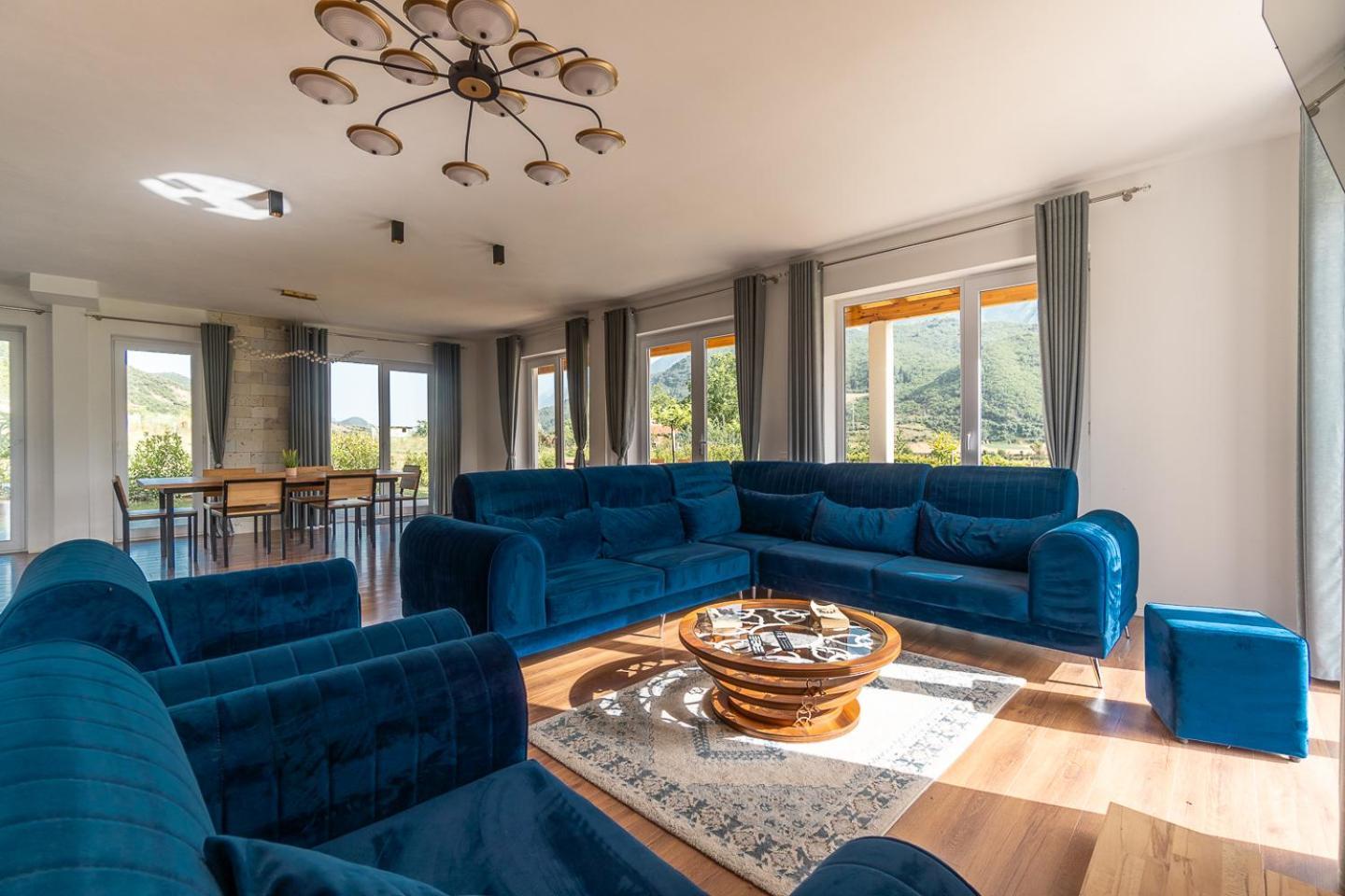 Bujtina Lumo & Pool Villa Përmet Kültér fotó