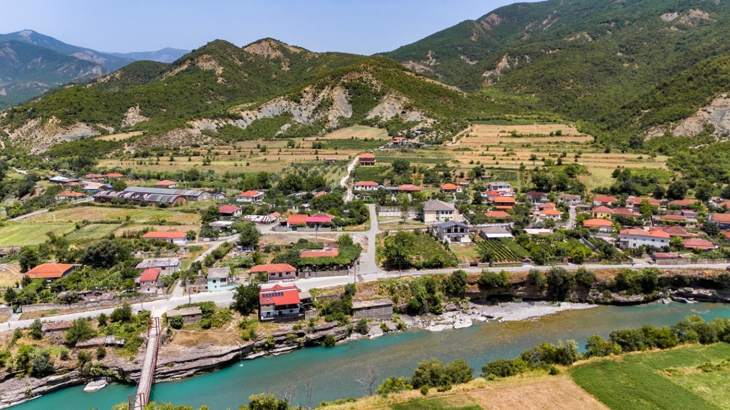 Bujtina Lumo & Pool Villa Përmet Kültér fotó