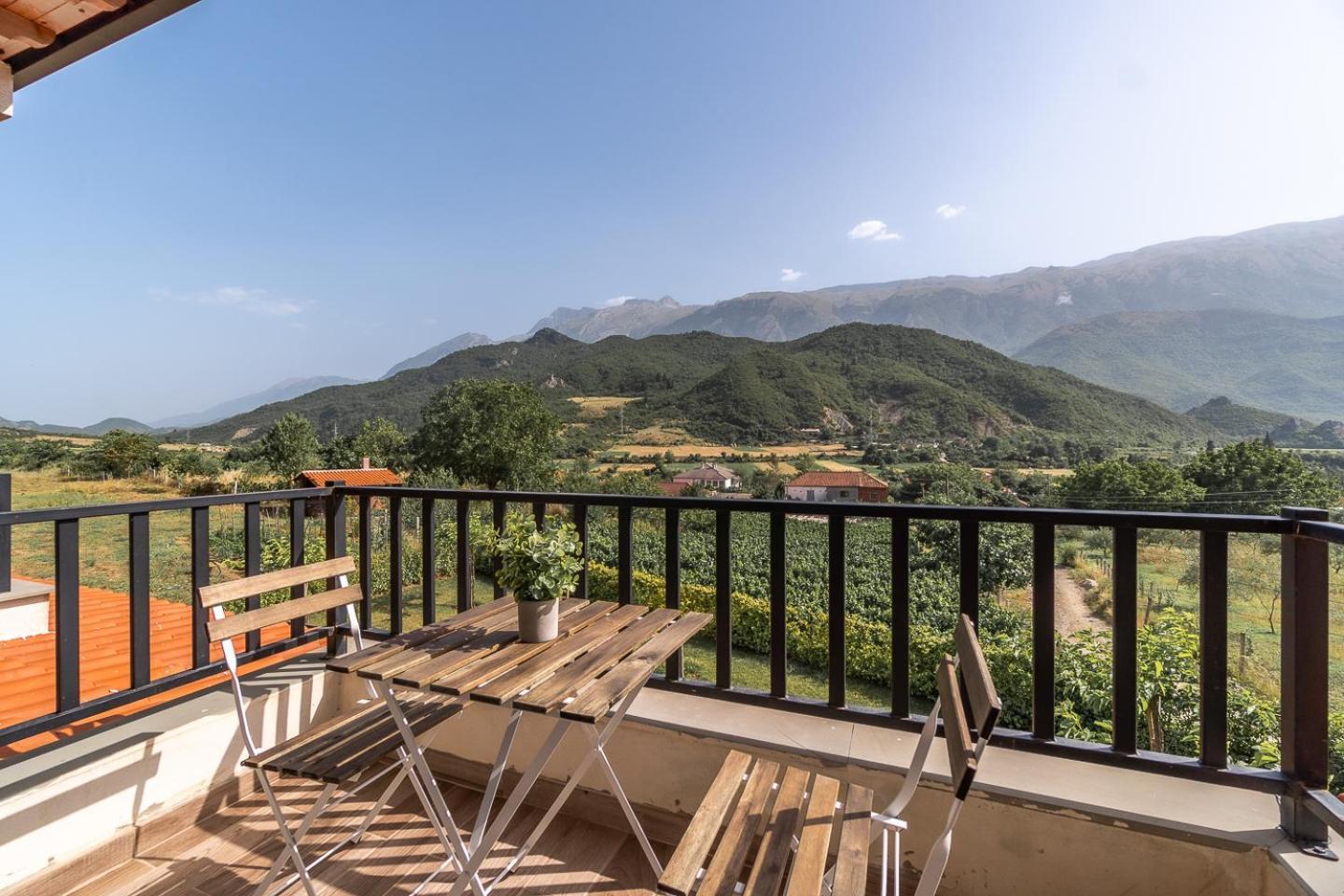 Bujtina Lumo & Pool Villa Përmet Kültér fotó