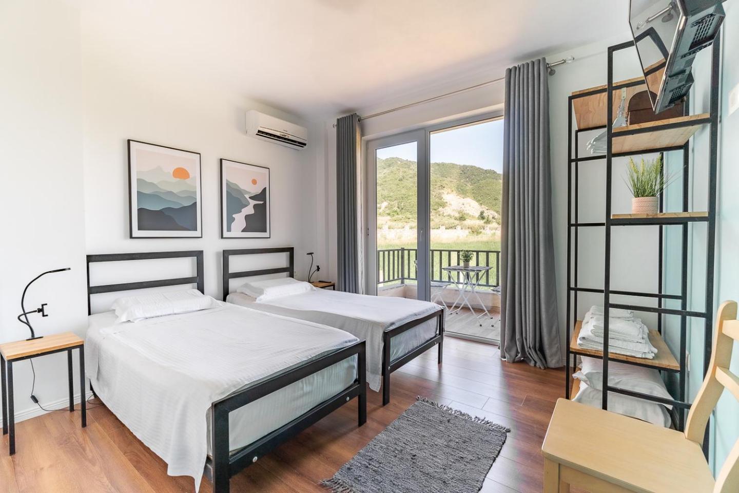 Bujtina Lumo & Pool Villa Përmet Kültér fotó