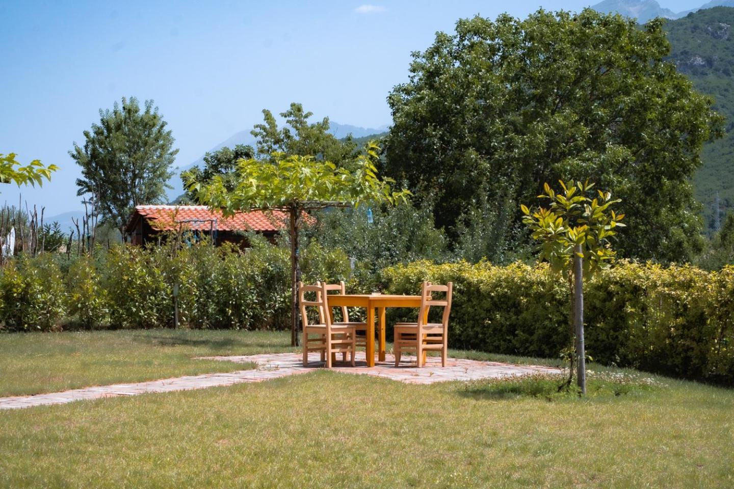 Bujtina Lumo & Pool Villa Përmet Kültér fotó